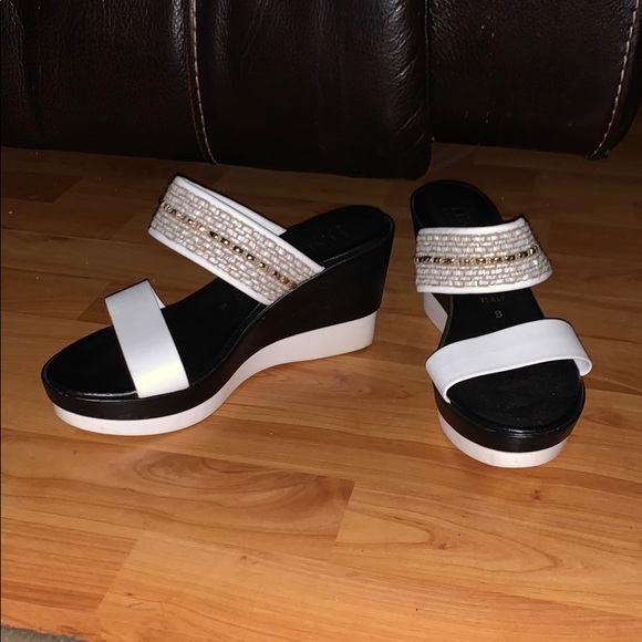 Italian Shoemakers black & white wedge heels 8 - Picture 1 of 4